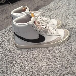 Nike White and Black High-Tops